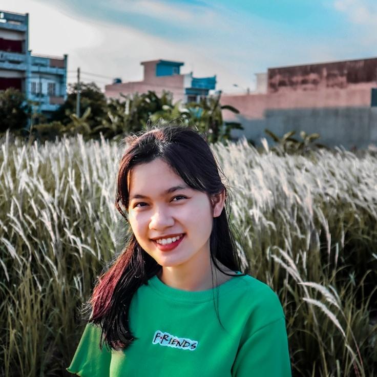 Arun Kapoor, Client Relations Director, discussing corporate gifting strategy with business clients